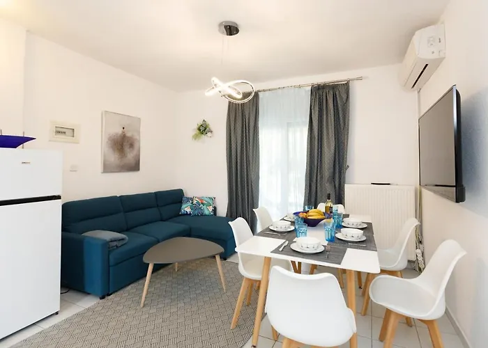 Sunshine House Case de vacanță