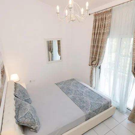 Sunshine House * Skala Fourkas